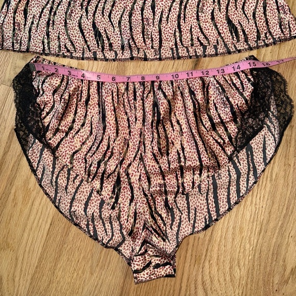 Victoria’s Secret Set L Babydoll Lace Cami and Micro Flutter Shorts Animal Print - Picture 6 of 12